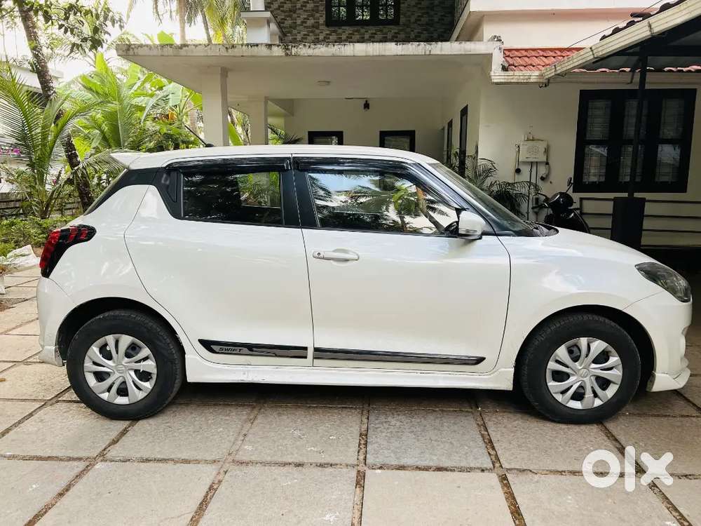 Maruti Suzuki Swift  Vxi  Ags 2023 Petrol 53000 Km Driven