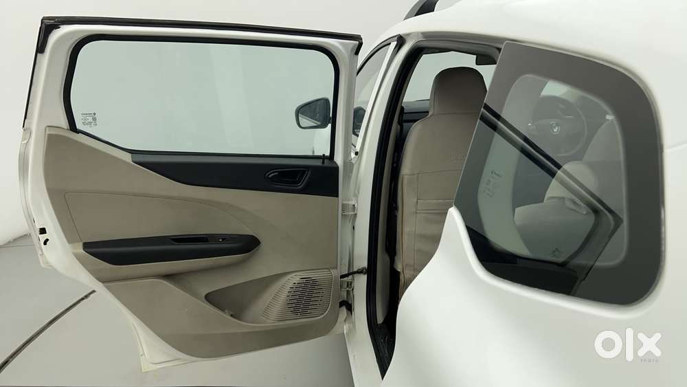 Renault Triber Rxl, 2022, Petrol