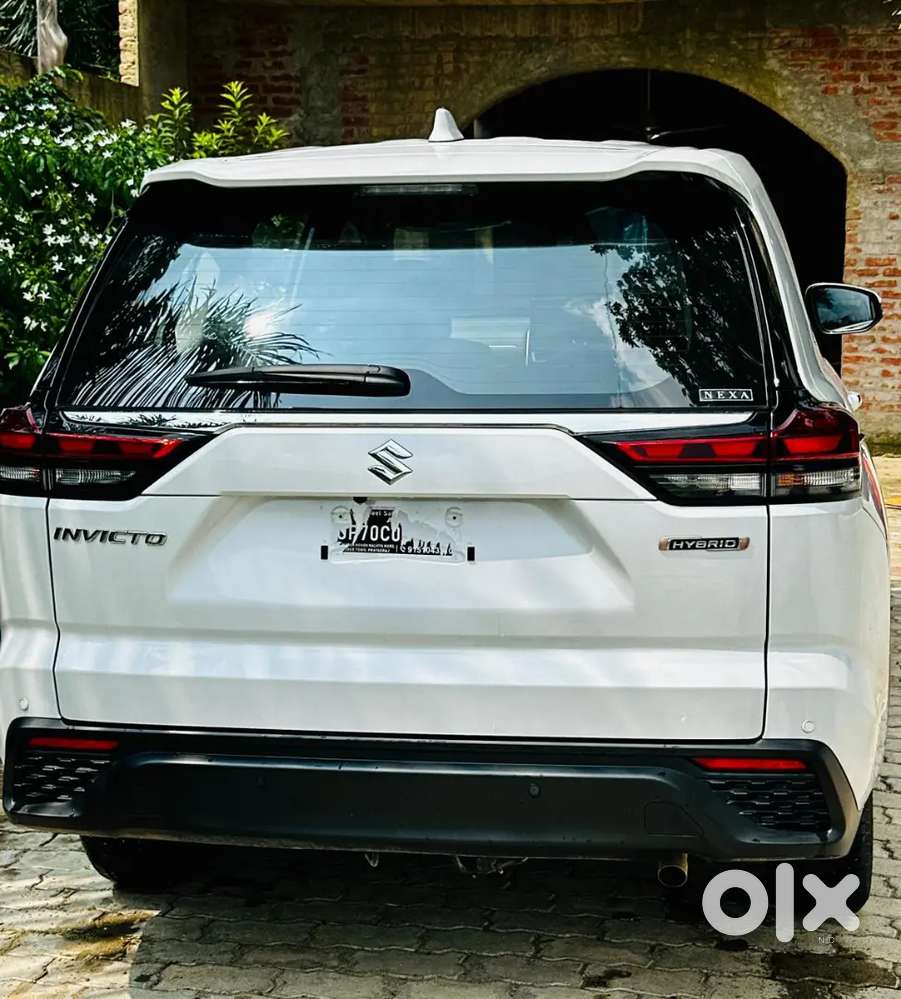 Maruti Suzuki Invicto 2025 Petrol 19000 Km Driven
