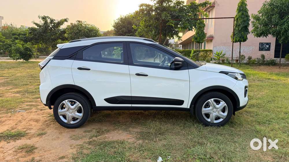 Tata Nexon 1.5 Revotorq Xm (s), 2022, Diesel