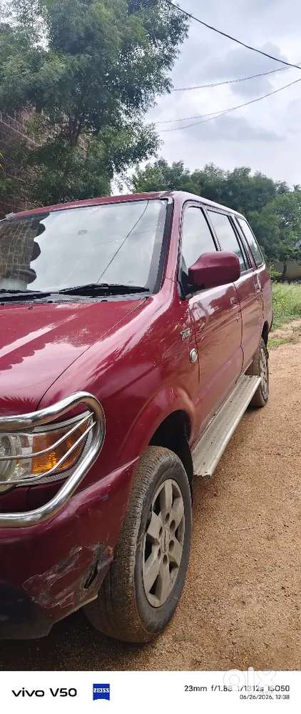 Chevrolet Tavera Car