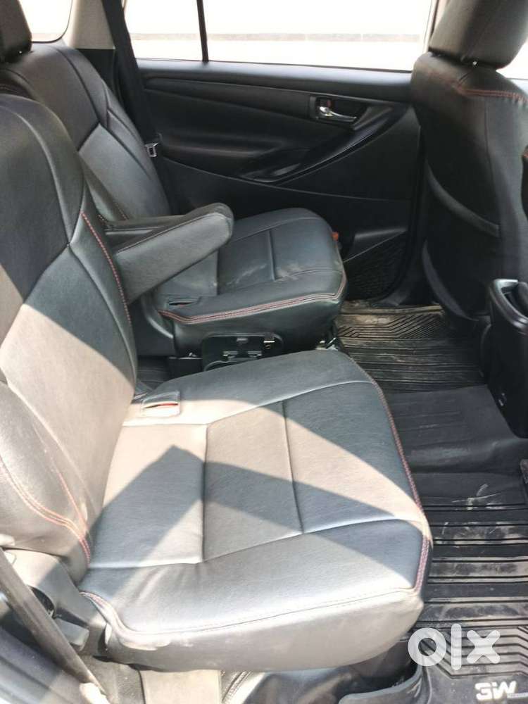 Toyota Innova Crysta 2.8 Gx At, 2019