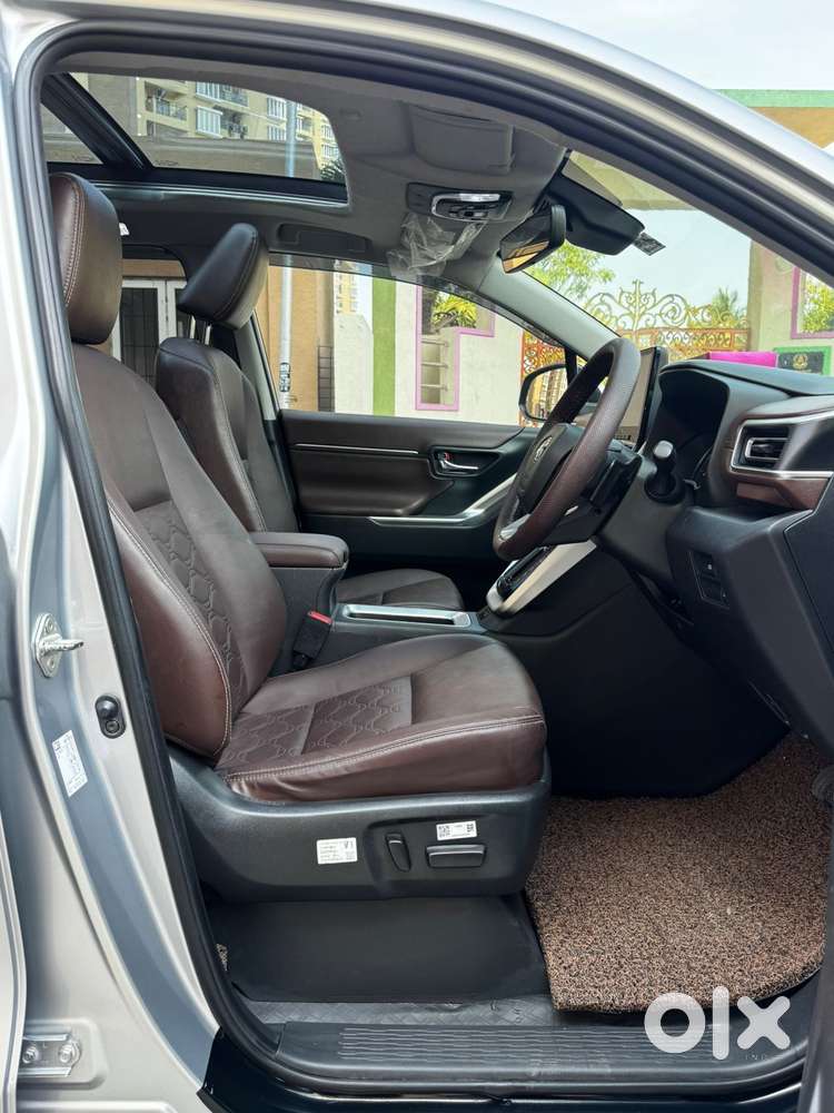 Toyota Innova Hycross 2.0 Zx Hybrid 7 Str, 2024, Cng & Hybrids