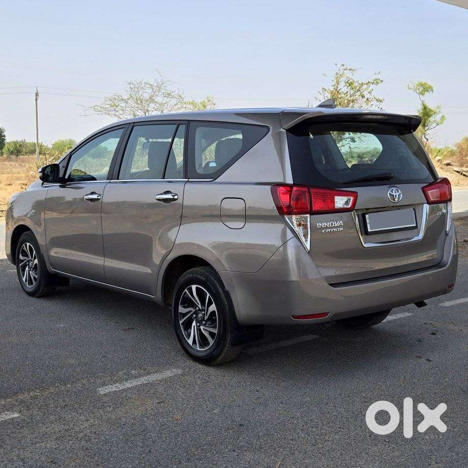 Toyota Innova Crysta [2020-ongoing] 2.4 Vx 8 Str, 2023