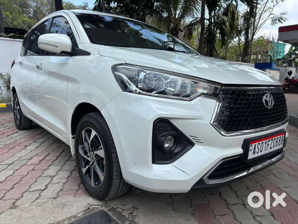 Toyota Rumion 2024 Petrol 42924 Km Driven