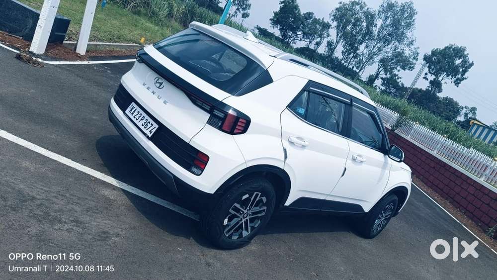 Hyundai Venue Petrol 2024