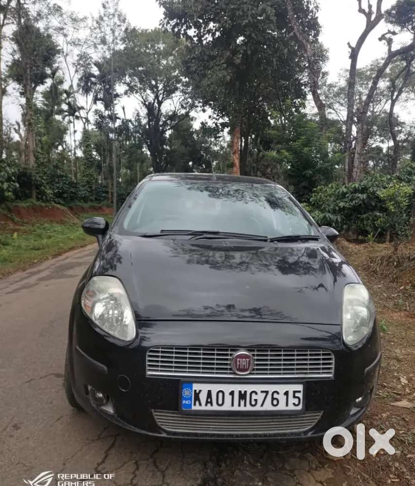 Selling Fiat Grand Punto 2011 Model Petrol Fresh Fc An Insurance