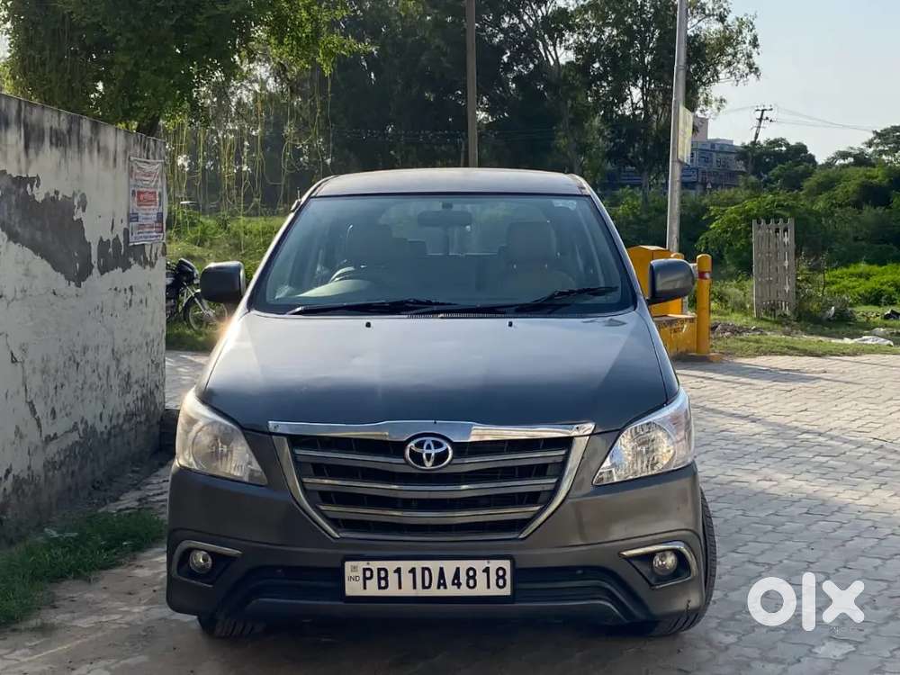 Toyota Innova 2012
