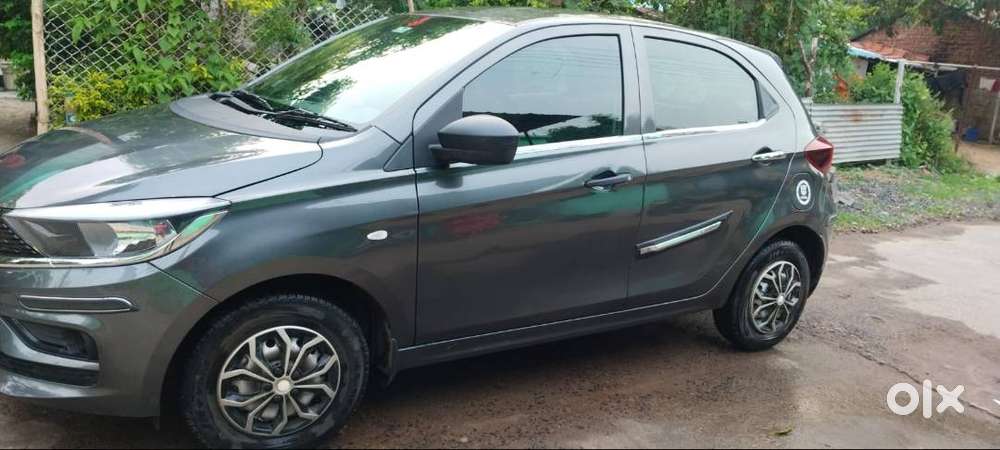 Tata Tiago 1.2 Petrol 2025