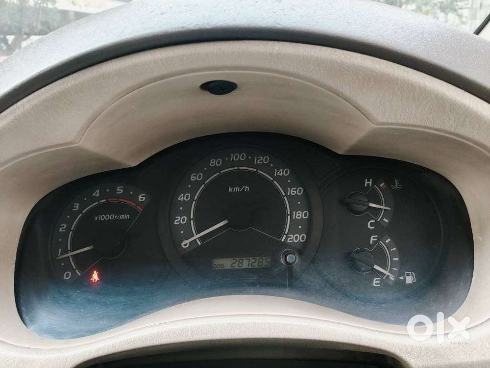 Toyota Innova 2.5 G (diesel) 8 Seater, 2005, Diesel