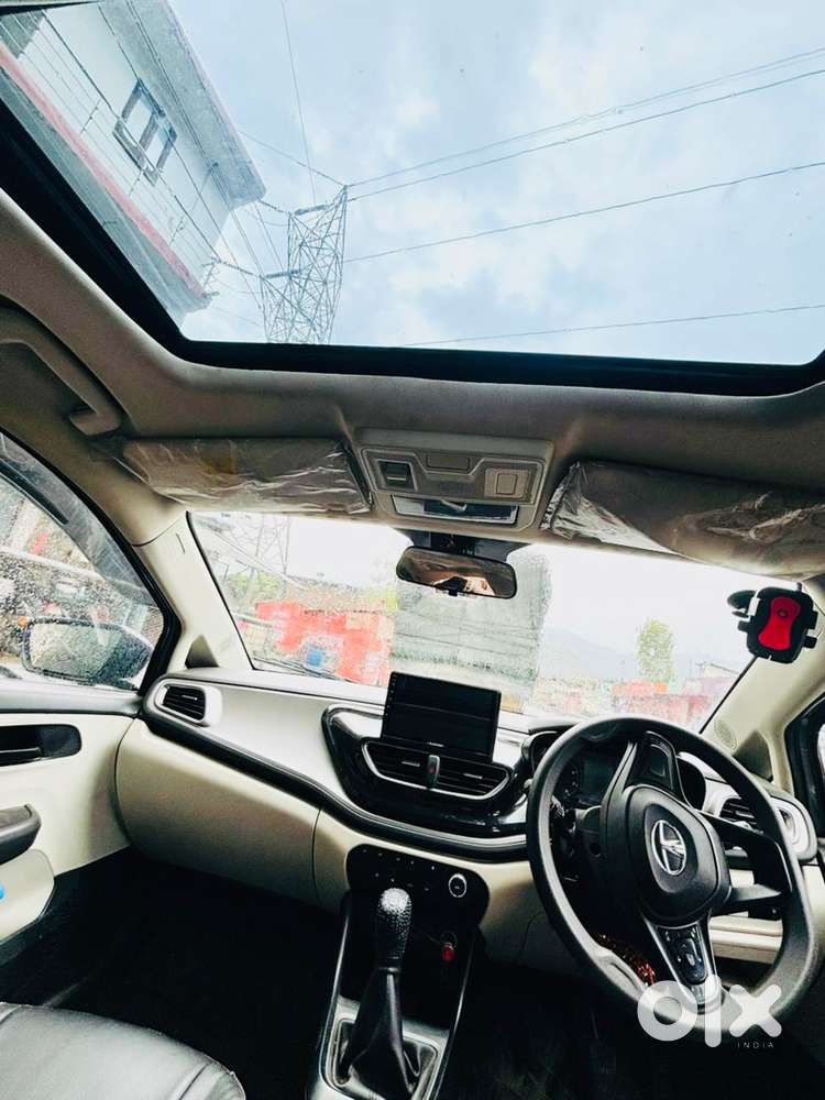 Tata Altroz 2023 Petrol 28506 Km Driven