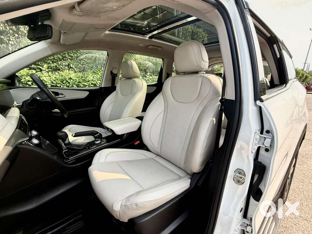 Mahindra Xuv700 2.2 Ax 7 Diesel At Str, 2023, Diesel