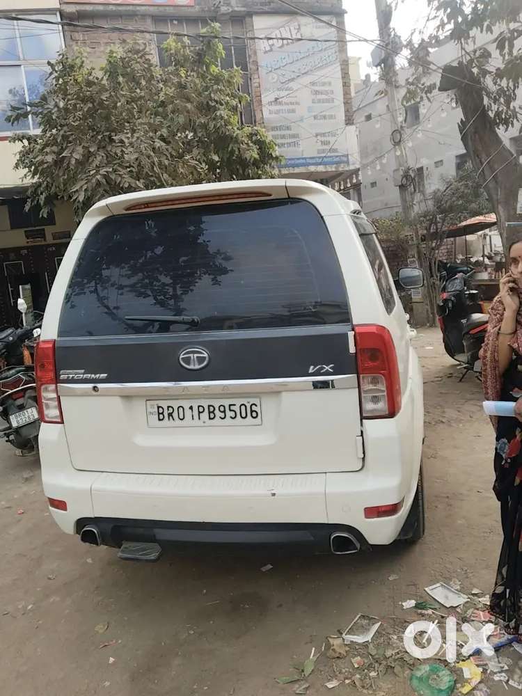 Tata Safari Storme 2015