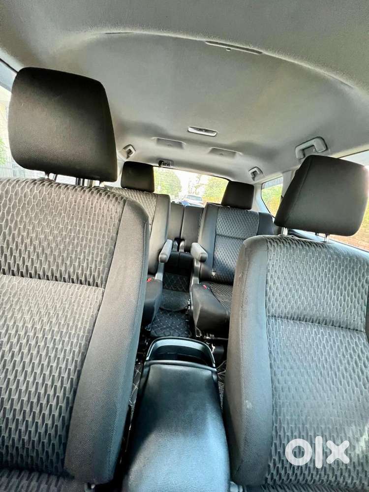 Toyota Innova Crysta 2.4 G Plus Mt 7 Str, 2018, Diesel