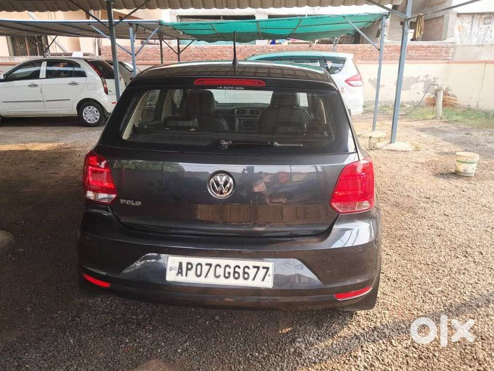 Volkswagen Polo Highline 1.6l Petrol, 2015, Petrol