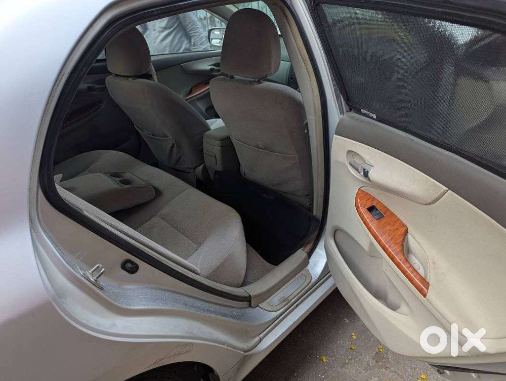 Toyota Corolla Altis 2010-2013 1.8 J, 2010, Petrol