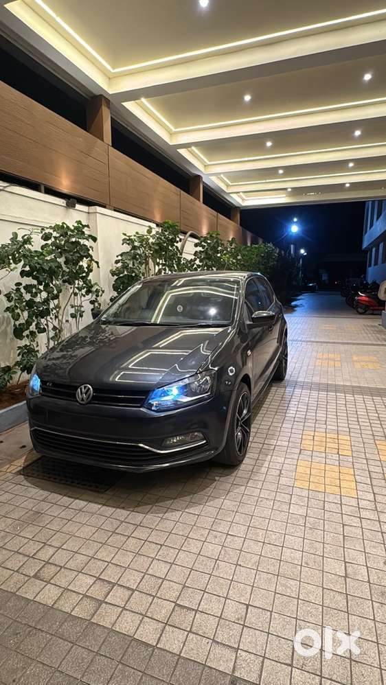 Volkswagen Polo Petrol Automatic 2015 Year