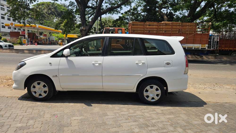 Toyota Innova 2.5 G (diesel) 7 Seater, 2011, Diesel