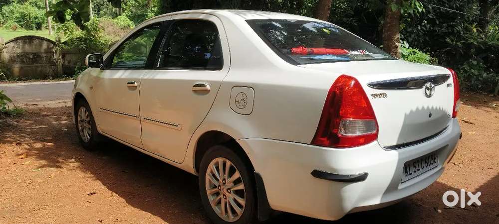 Toyota Etios V 2011