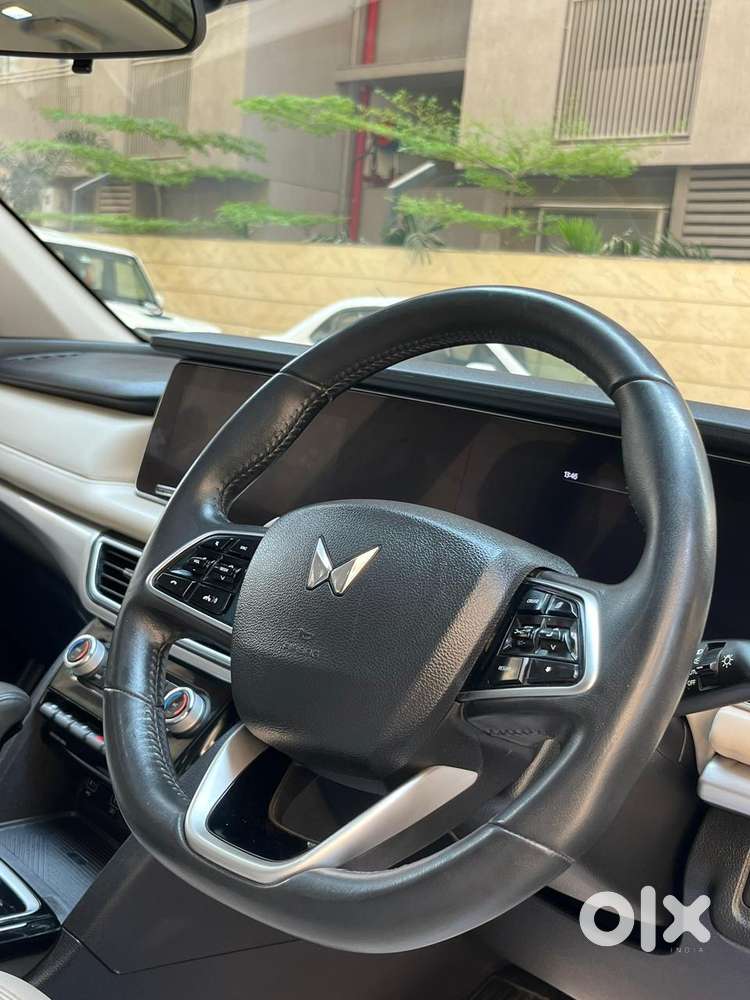 Mahindra Xuv700 2.0 Ax 7 Petrol At Luxury Pack Str, 2022, Petrol