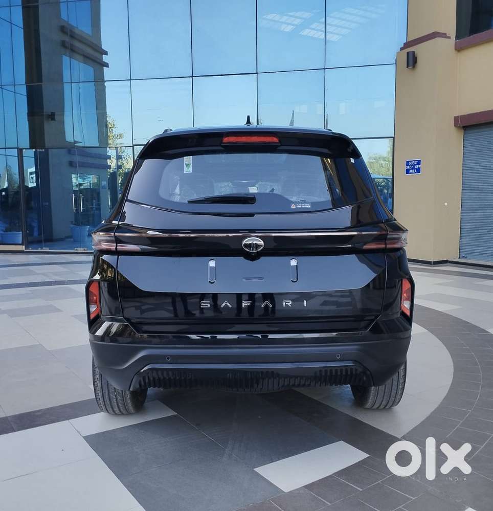 Tata Safari Accomplished Plus Dark Edition At, 2025, Diesel