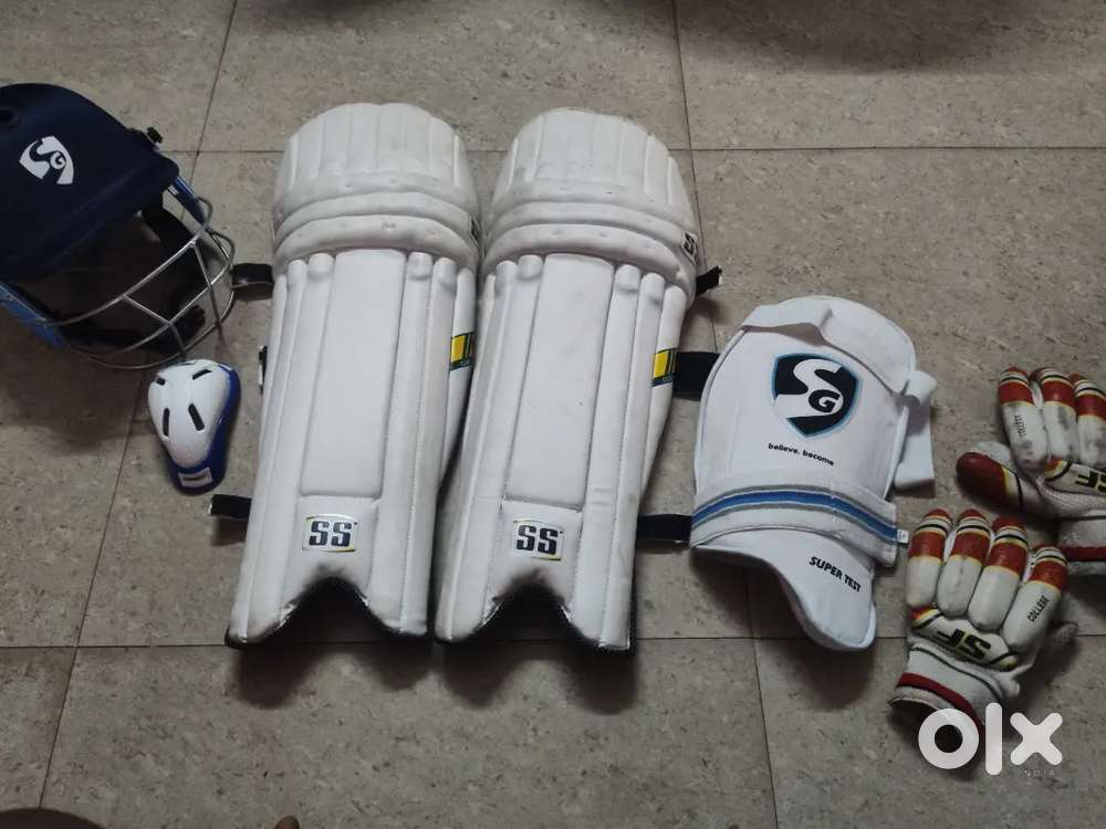 CRICKET KIT ( 1 time used)