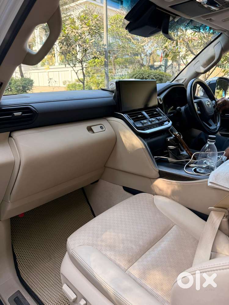 Toyota Land Cruiser Zx Petrol, 2024, Petrol