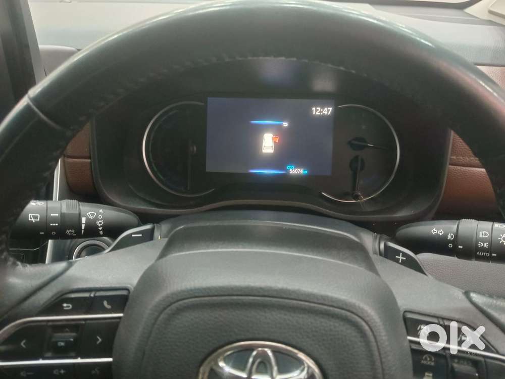 Toyota Innova Hycross 2.0 Zx Hybrid 7 Str, 2023, Petrol