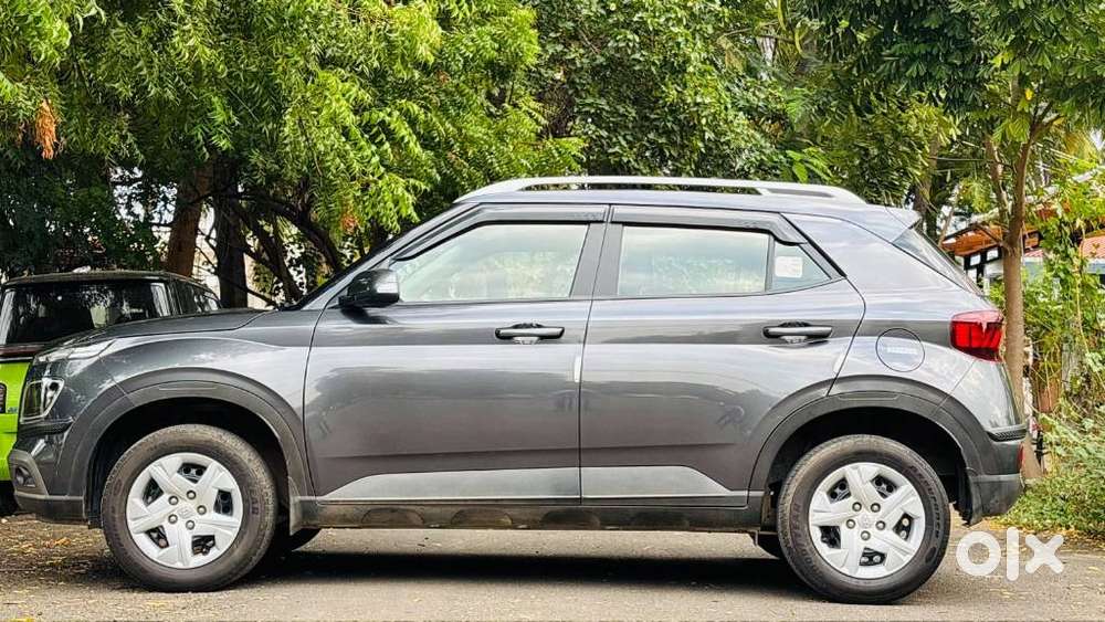 Hyundai Venue 1.2 S Plus, 2022, Petrol