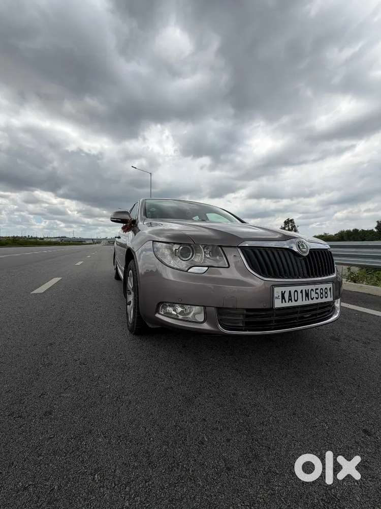 Skoda Superb 2011 Petrol 80452 Km Driven