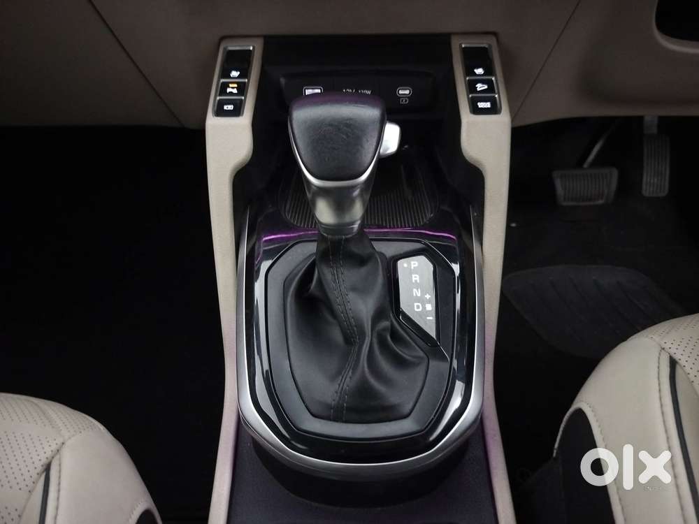 Kia Carens Luxury (o)1.5 Turbo Petrol Dct 7 Str, 2023, Petrol