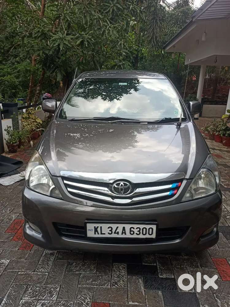 Toyota Innova 2.5 7 Seater 2010