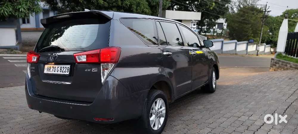 Toyota Innova Crysta 2016