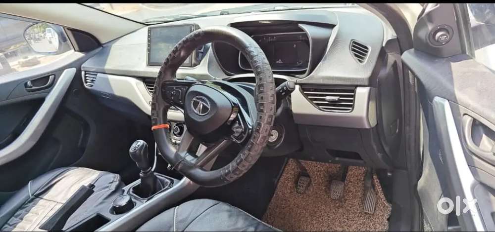 Use Karne Wala Koi Nahi Hai Mai Bahar Rahta Hu