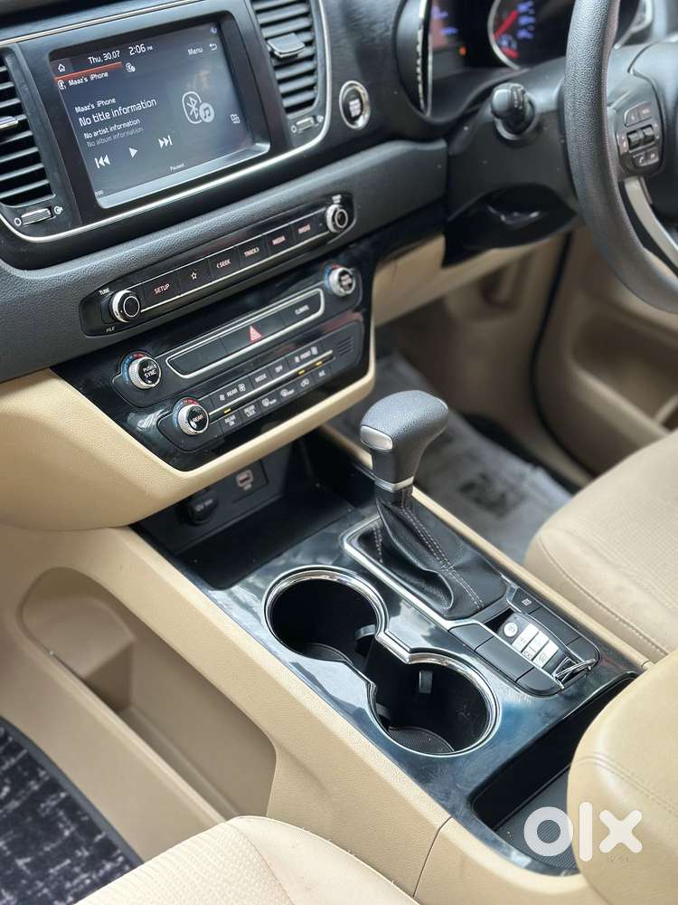 Kia Carnival Premium, 2021, Diesel