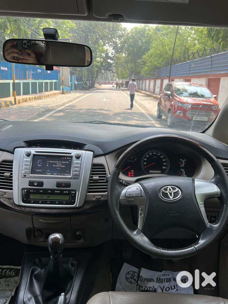 Toyota Innova 2.5 Zx 7 Str Bs-iv, 2015, Diesel