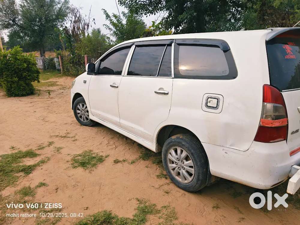 Toyota Innova 2013 Diesel 200000 Km Driven Power Window , Good Conditi