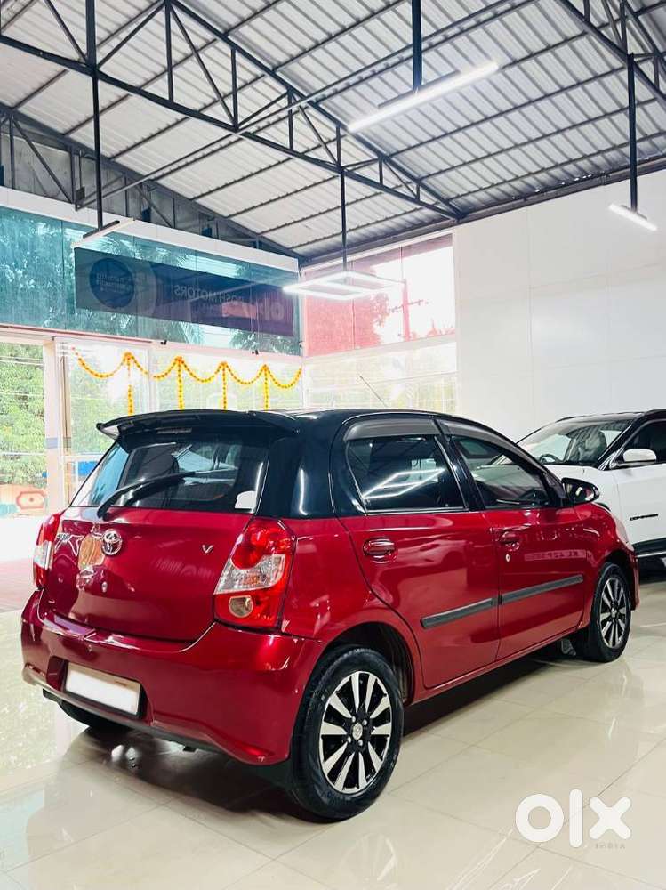 Toyota Etios Liva V Dual Tone, 2018, Petrol