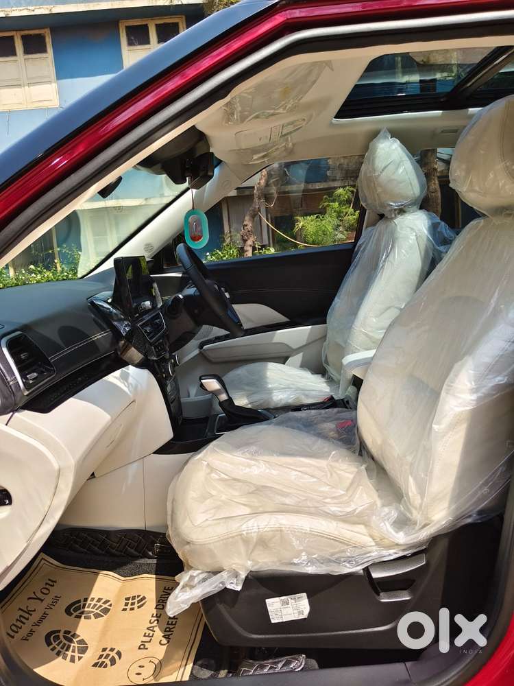 Mahindra Xuv 3xo Ax7l 1.2 Petrol At (pg), 2025, Petrol