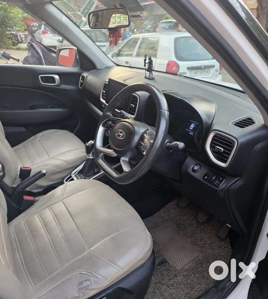 Hyundai Venue Sx 2022 74000 Km Driven