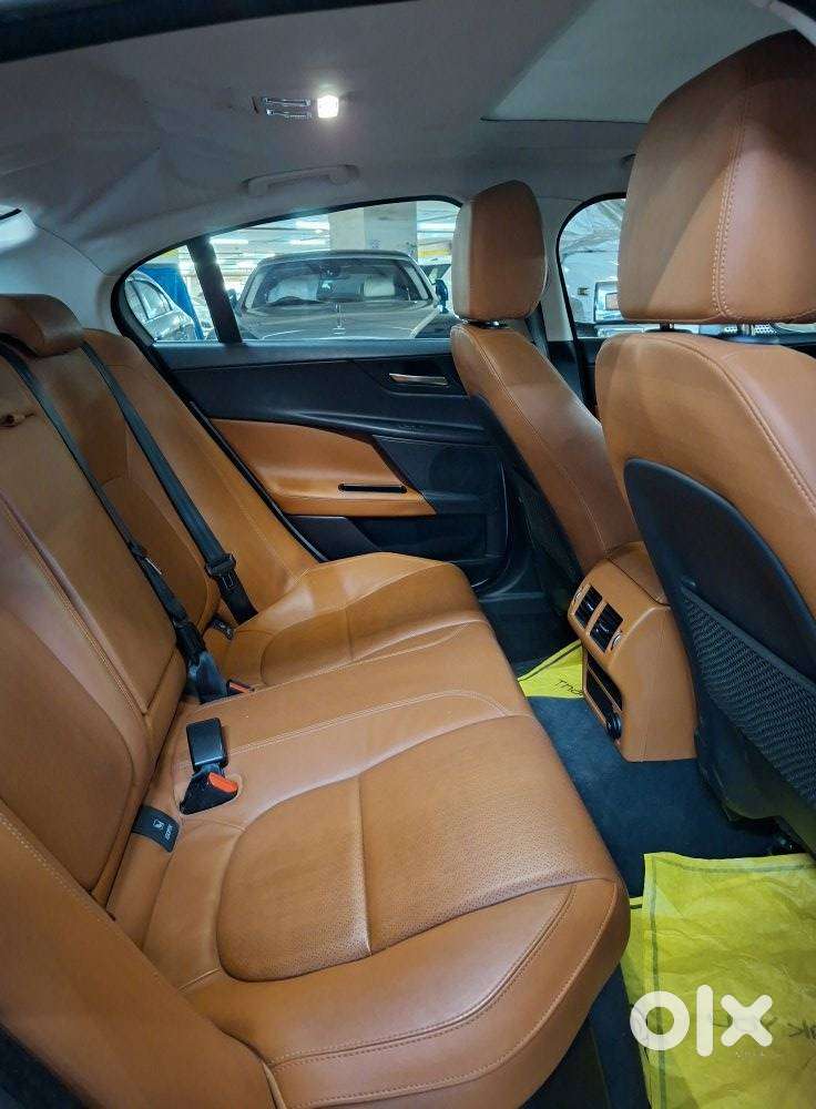 Jaguar Xe Portfolio, 2019, Petrol