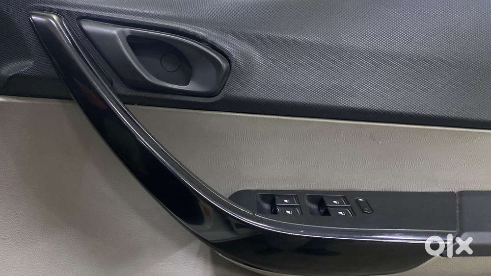 Tata Tiago 1.2 Revotron Xt, 2017, Petrol