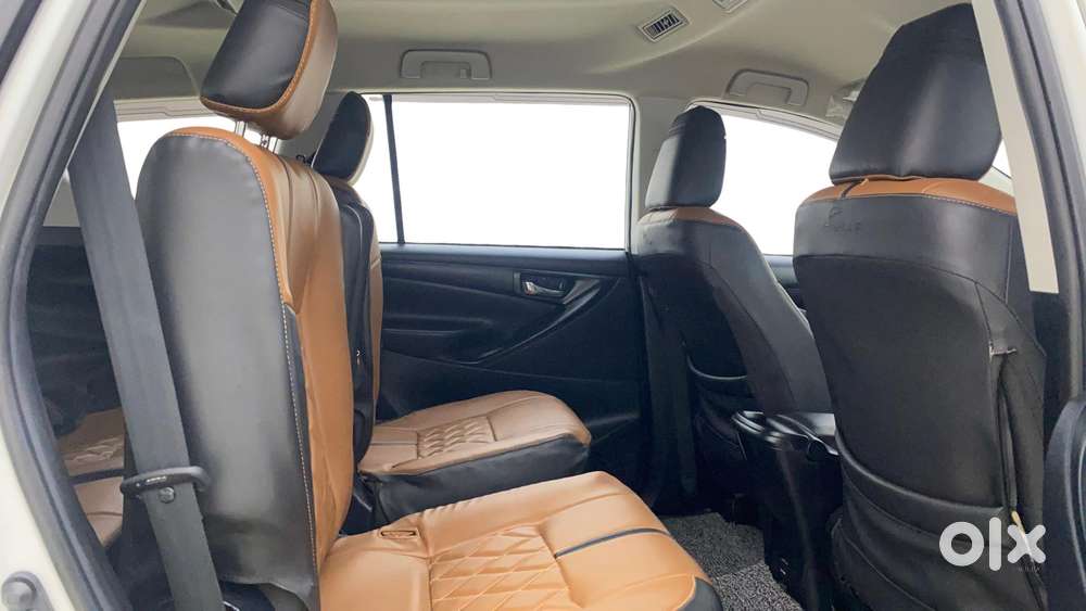 Toyota Innova Crysta [2020-ongoing] 2.4 Gx 7 Str, 2023, Diesel
