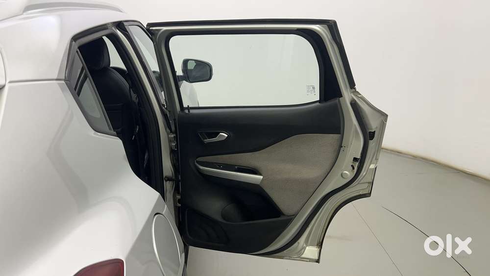 Nissan Magnite Xv Turbo, 2021, Petrol