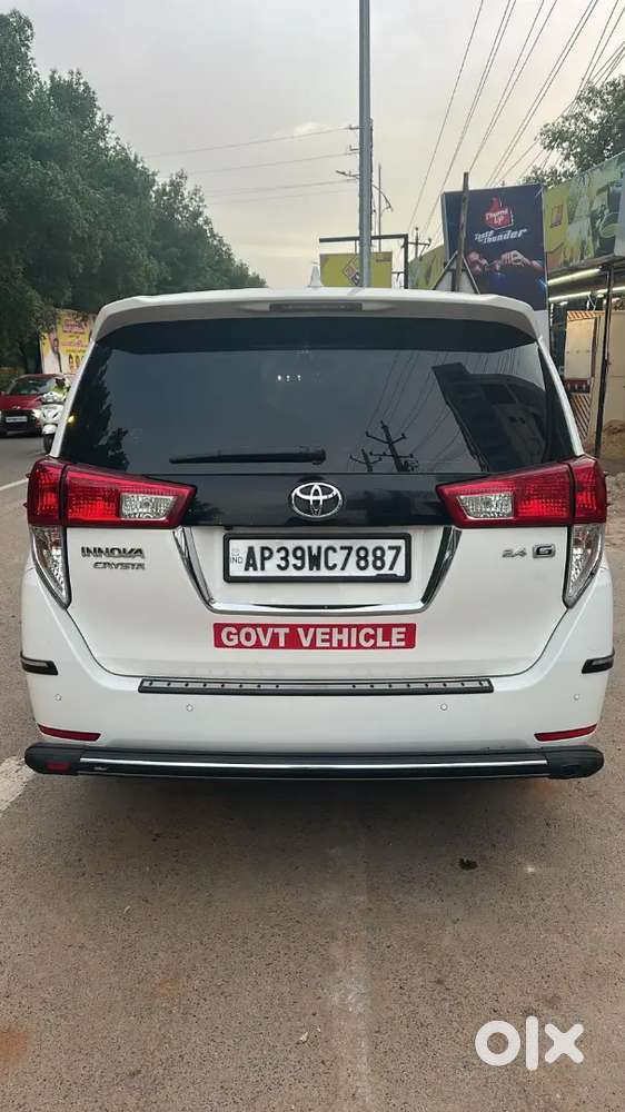 Toyota Innova Crysta 2.4 2025