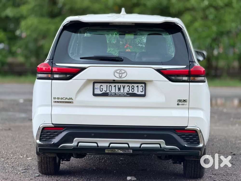 Toyota Innova Hycross 2.0 Vx (o) Hybrid 7 Str, 2025, Petrol