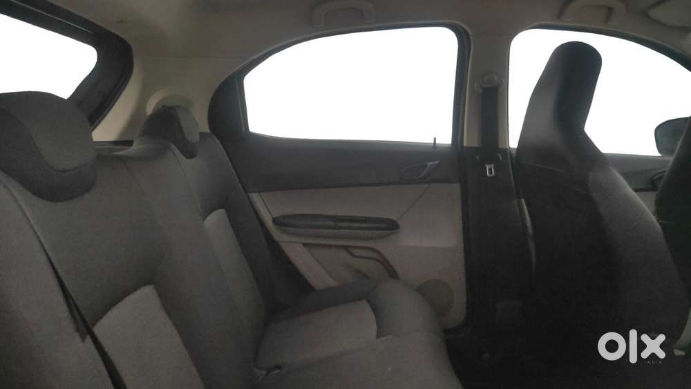 Tata Tiago 1.2 Revotron Xza, 2018, Petrol