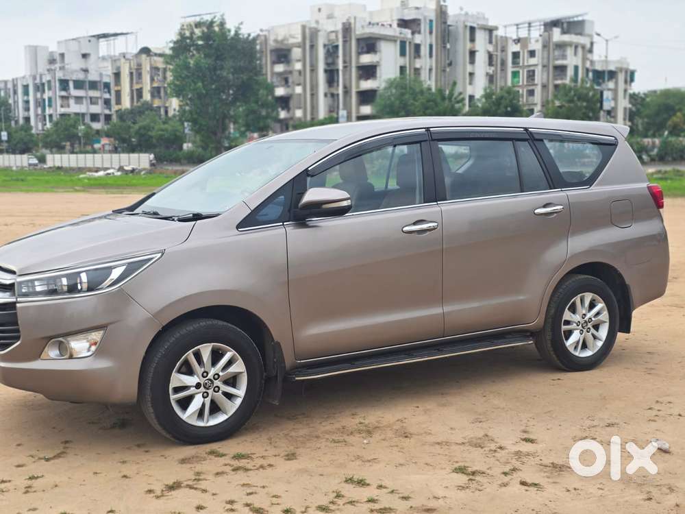 Toyota Innova Crysta 2.4 V 8 Str, 2016, Diesel
