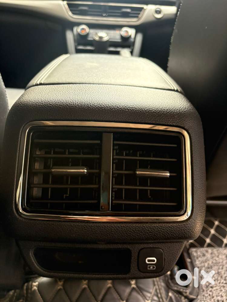 Mahindra Xuv700 2.2 Ax 7 Diesel Mt Str, 2025, Diesel