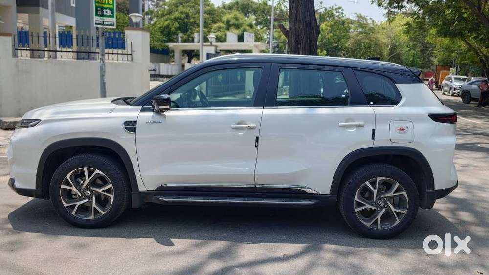 Toyota Urban Cruiser Hyryder 1.5 V Hybrid, 2025